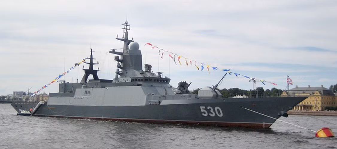 Thực tế trong quá trình khai thác, một số vấn đề cũng đã phát sinh mà nổi bật nhất là radar trinh sát đường không Furke 2 gặp khó trong việc dẫn bắn cho tên lửa tầm xa.
