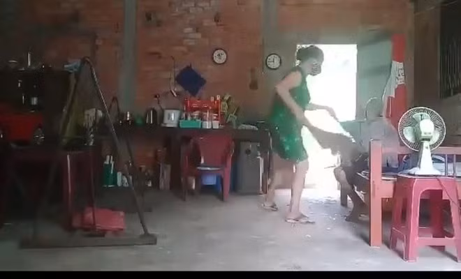 Xot xa nhung vu con gai, con dau bao hanh cha me cao tuoi