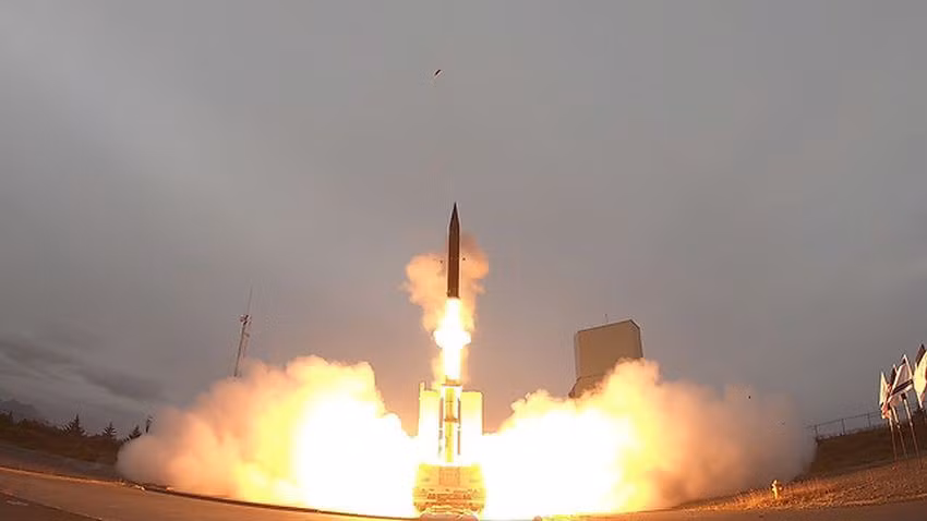 Tuy nhiên, truyền thông Israel không nêu rõ vũ khí bí mật này thuộc chủng tên lửa hành trình hay tên lửa đạn đạo, và họ có ý định tấn công căn cứ của Nga ở Syria vì mục đích gì.