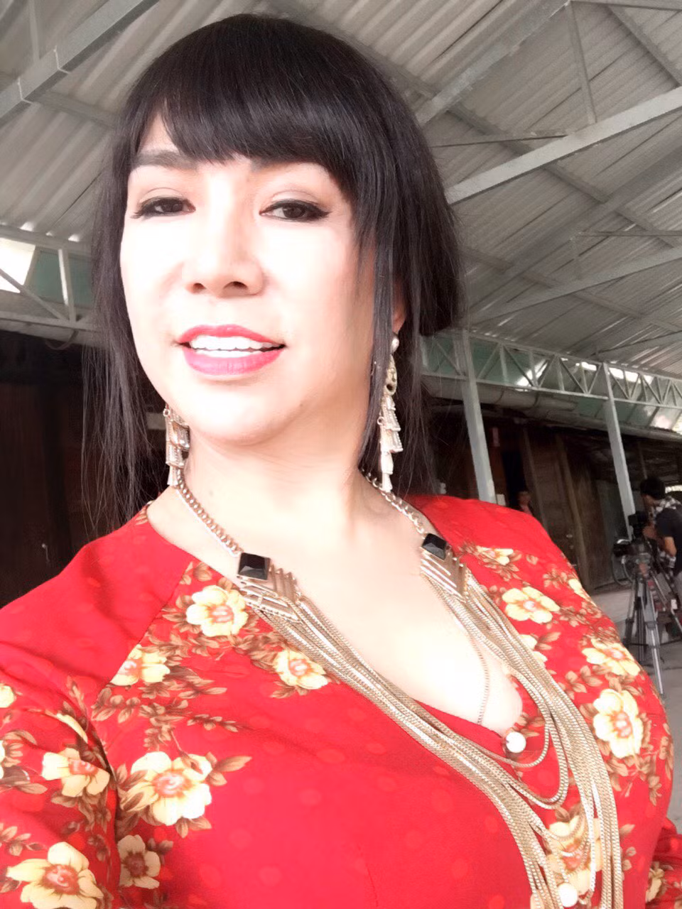 Long Nhật giả gái sau phát ngôn bà Tám showbiz đã chết Long Nhat gia gai sau phat ngon ba Tam showbiz da chet