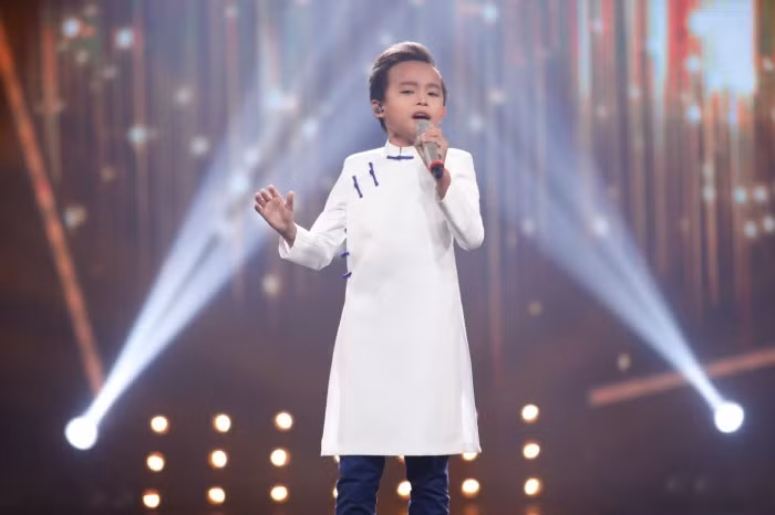 Bằng chất giọng truyền cảm, mềm mại khi thể hiện điệu dân ca, thí sinh nhí Hồ Văn Cường đã lấy đi nước mắt của khán giả qua từng đêm thi và với giọng hát thiên bẩm của mình Hồ Văn Cường trở thành quán quân đầu tiên của Thần tượng âm nhạc nhí Việt Nam. Với chiến thắng này Hồ Văn Cường như được tiếp thêm niềm tin và sức lực trong chặng đường dài theo đuổi ước mơ ca hát.