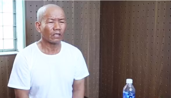 Khoảng 13h cùng ngày, quay lại chỗ giấu xác, hắn đưa thi thể lên ghe rồi điều khiển ra khu vực gần cảng Tiên Sa (quận Sơn Trà) vứt xuống biển phi tang. Về nguyên nhân mâu thuẫn, Uyên cho biết ra Tết công việc nhiều, nhưng bà Tr. không chịu làm mà đòi đi chơi với bạn nên đối tượng đã xuống tay với vợ. 