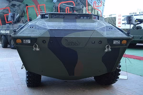 Xe AV8 có tốc độ tối đa 100km/h. Ảnh: KIZILSUNGUR.
