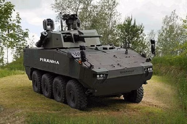 Xe Piranha V là xe thiết giáp bánh hơi đa nhiệm thế hệ 5.