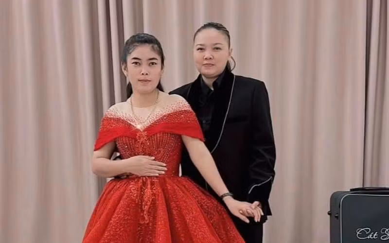 Chia tay co hai bao, mo hai Ngoc Huyen lot xac cuc nu tinh