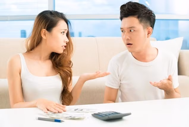 Chong thac si xin tien vo cong nhan, me chong het coi thuong