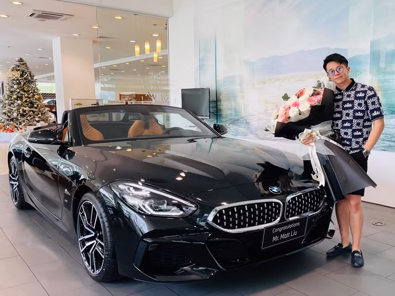 Bạn trai của Hương Giang tậu xế hộp mui trần có giá hơn 2,5 tỷ đồng hồi tháng 12/2020. Ảnh: FB Matt Liu