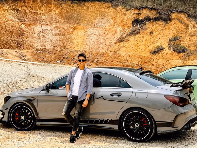 Matt Liu sở hữu không ít xe hơi sang trọng. Ảnh: FB Matt Liu