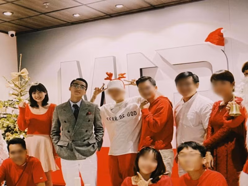 Với 10 năm hoạt động trong showbiz, Sơn Tùng M-TP vẫn giữ được độ hot dù không như thời kỳ đỉnh cao (khoảng năm 2015). Năm 2019, nam ca sĩ gốc Thái Bình còn mở công ty giải trí riêng. Ảnh: M-TP