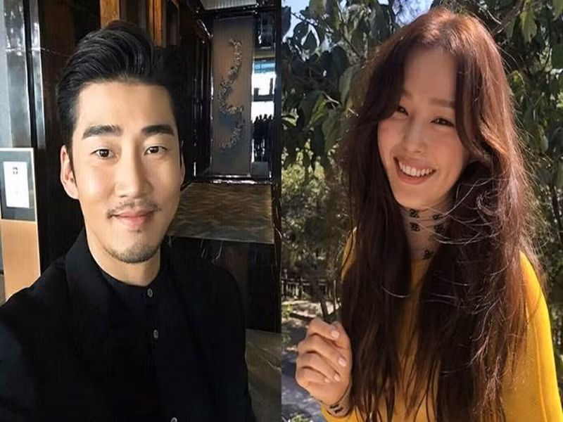 Tháng 3/2020, Honey Lee chia sẻ hình ảnh đi thưởng trà tại một tiệm trà đạo. Những món ngọt ăn kèm có ghi tên Honey Lee và Yoon Kye Sang, cho thấy mối quan hệ giữa hai người vẫn mặn nồng. Tuy nhiên, đến tháng 6/2020, cặp đôi công khai chia tay. Ảnh: Zing