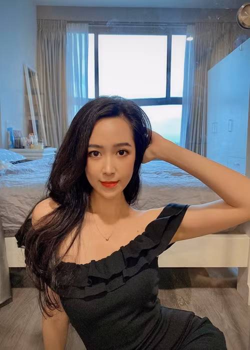 Nữ diễn viên ở một mình trong căn hộ mới mua tại TPHCM. Ảnh: FB Kim Oanh