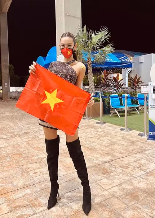 Khi vừa đặt chân đến Phuket (Thái Lan), Thùy Tiên lọt top 5 cuộc bình chọn những thí sinh được yêu thích nhất trước thềm cuộc thi. Ảnh: FB Thùy Tiên