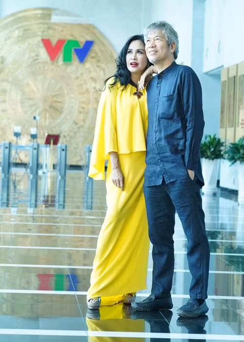 Hồi tháng 6/2021, cặp đôi tổ chức lễ dạm ngõ vào đúng ngày sinh nhật lần thứ 52 của Thanh Lam.