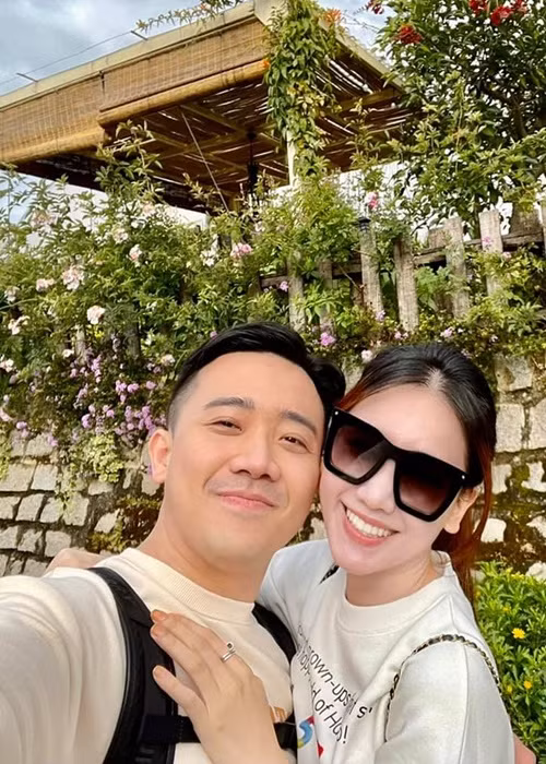 Cuộc hôn nhân của Trấn Thành và Hari Won hiện tại ngọt ngào như vợ chồng son.