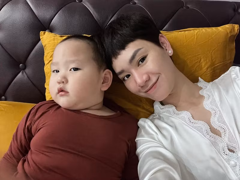 Ve dang yeu cua con trai Tra My Idol 2 tuoi, nang hon 20kg