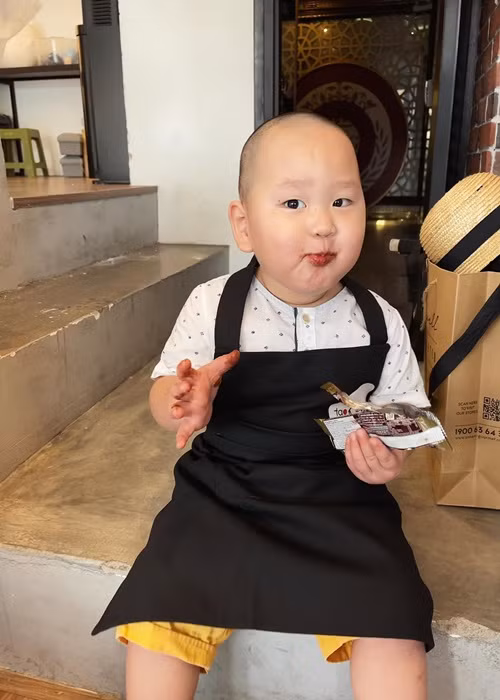 Trà My thường xuyên đăng tải khoảnh khắc đáng yêu của bé Hayden.