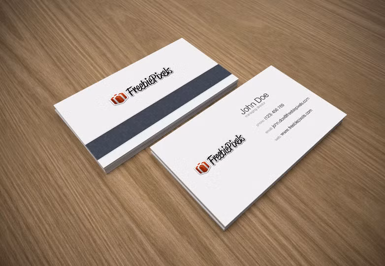 Ngoài ra, bố cục cho card visit cũng cần tuân theo yếu tố phong thủy. Logo và tên của doanh nghiệp phải đặt ở vị trí trên cùng. Ảnh: Webdesigner Depot.