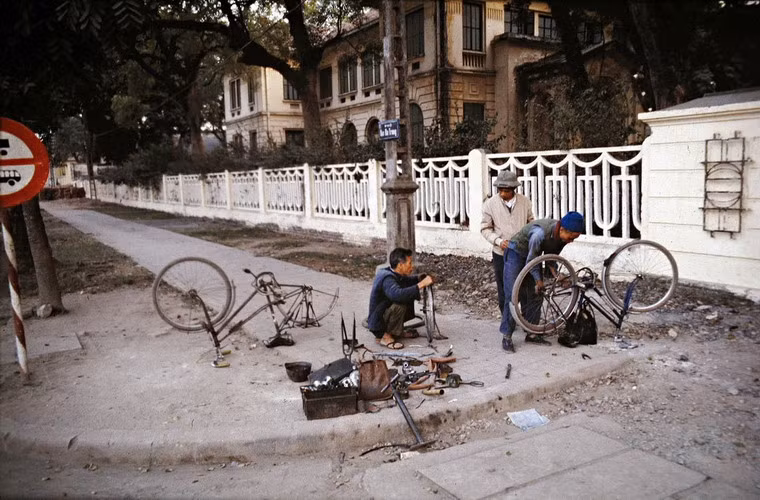 Bên ngoài Tòa án Nhân dân Tối cao, đường hai Bà Trưng, Hà Nội.