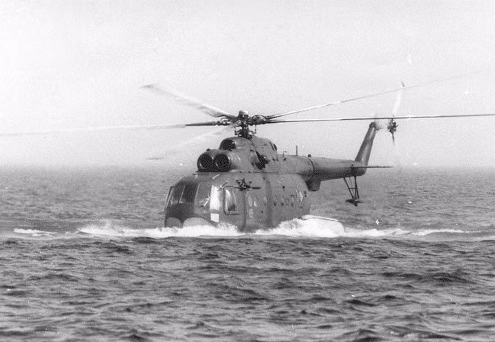 Trực thăng Mi-14 có thể bay liên tục đến 5,5 tiếng trên không. Nguồn ảnh: English Russia