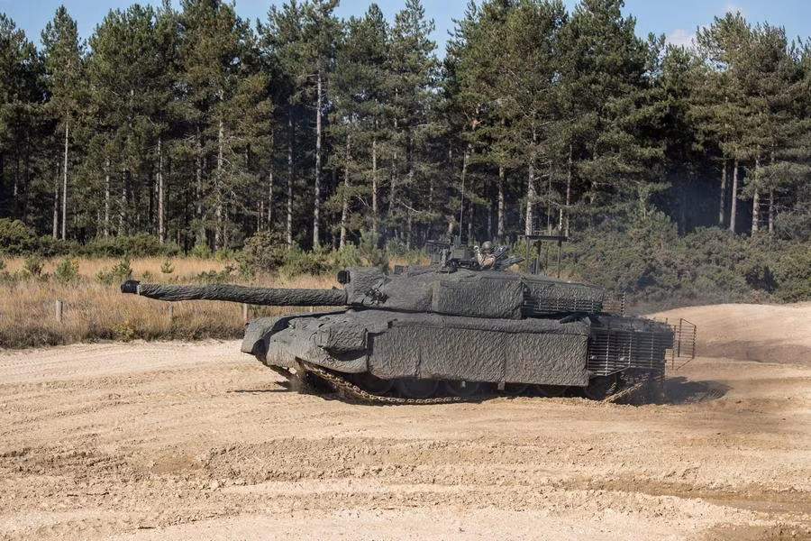 Challenger 2 là chiếc xe tăng thế hệ 3 duy nhất trên thế giới dùng pháo rãnh xoắn thay vì pháo nòng trơn như trên hầu hết các thế hệ xe tăng cùng hạng như M1 Abrams, T-90, Leopard 2A4/A6/A7... Nguồn ảnh: QQ