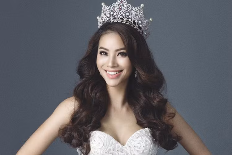 Là biểu tượng nhan sắc của dân tộc, các hoa hậu, á hậu Việt đều là những người đẹp được lựa chọn kỹ lưỡng trong hàng ngàn dự thi. Hình thể tuyệt vời, mang nét đẹp tự nhiên là một trong những yếu tố tiên quyết. Tuy nhiên, mỗi "bông hoa" lại sở hữu một điểm nổi bật trên cơ thể khiến bao người phải hờn ghen. 