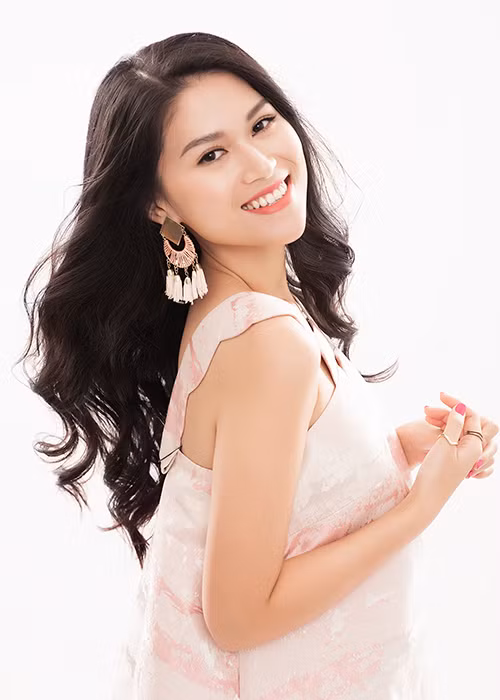 Ngoài Ngọc Thanh Tâm, dàn diễn viên của “Đảo của dân ngụ cư” còn gồm có: Phạm Hồng Phước, Nhan Phúc Vinh cùng hai gương mặt điện ảnh nổi tiếng vào thập niên 90 Hoàng Phúc và Ngọc Hiệp.