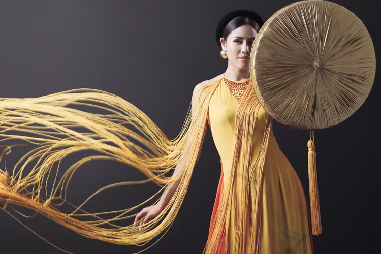 Ngam trang phuc dan toc cua Nguyen Loan tai Miss Grand International-Hinh-7