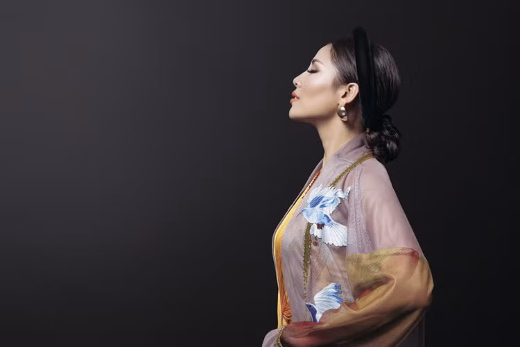 Ngam trang phuc dan toc cua Nguyen Loan tai Miss Grand International-Hinh-5
