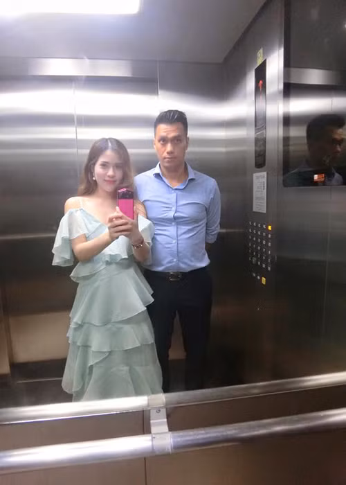 Chuyện tình cảm của cặp đôi Việt Anh - Trần Hương cũng được gia đình hai bên rất ủng hộ.