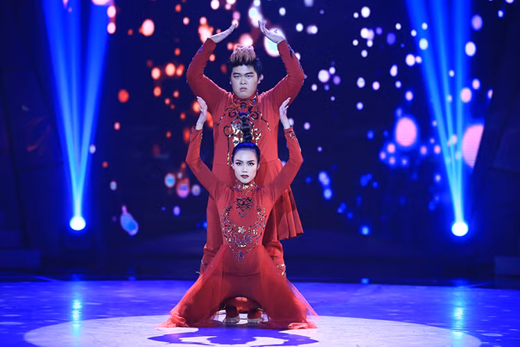 Đáng chú ý nhất là phần trình diễn của thí sinh Xuân Lộc. Anh đã cùng bạn diễn Hải Anh thể hiện những bước nhảy điêu luyện trên nền nhạc của bài hát “Bánh trôi nước”. Khi tiết mục kết thúc, lần đầu tiên cả ba giám khảo “bật người khỏi ghế” để đứng dậy vỗ tay. 