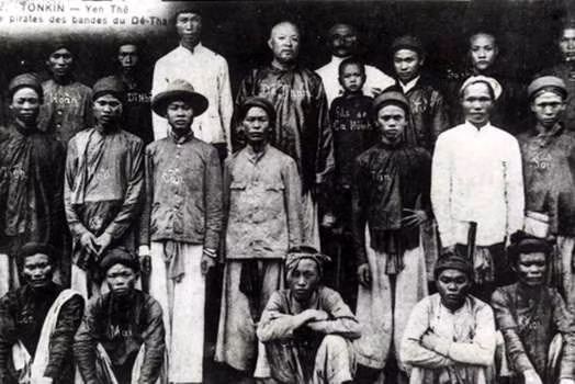 Dưới thời thực dân Pháp đô hộ, Bắc Giang nổi tiếng có cuộc khởi nghĩa nông dân Yên Thế do người anh hùng áo vải Hoàng Hoa Thám lãnh đạo kéo dài gần 30 năm (1884-1913), nghĩa quân Yên Thế đã lập lên những chiến công oanh liệt, làm cho quân Pháp nhiều phen phải kinh hoàng.