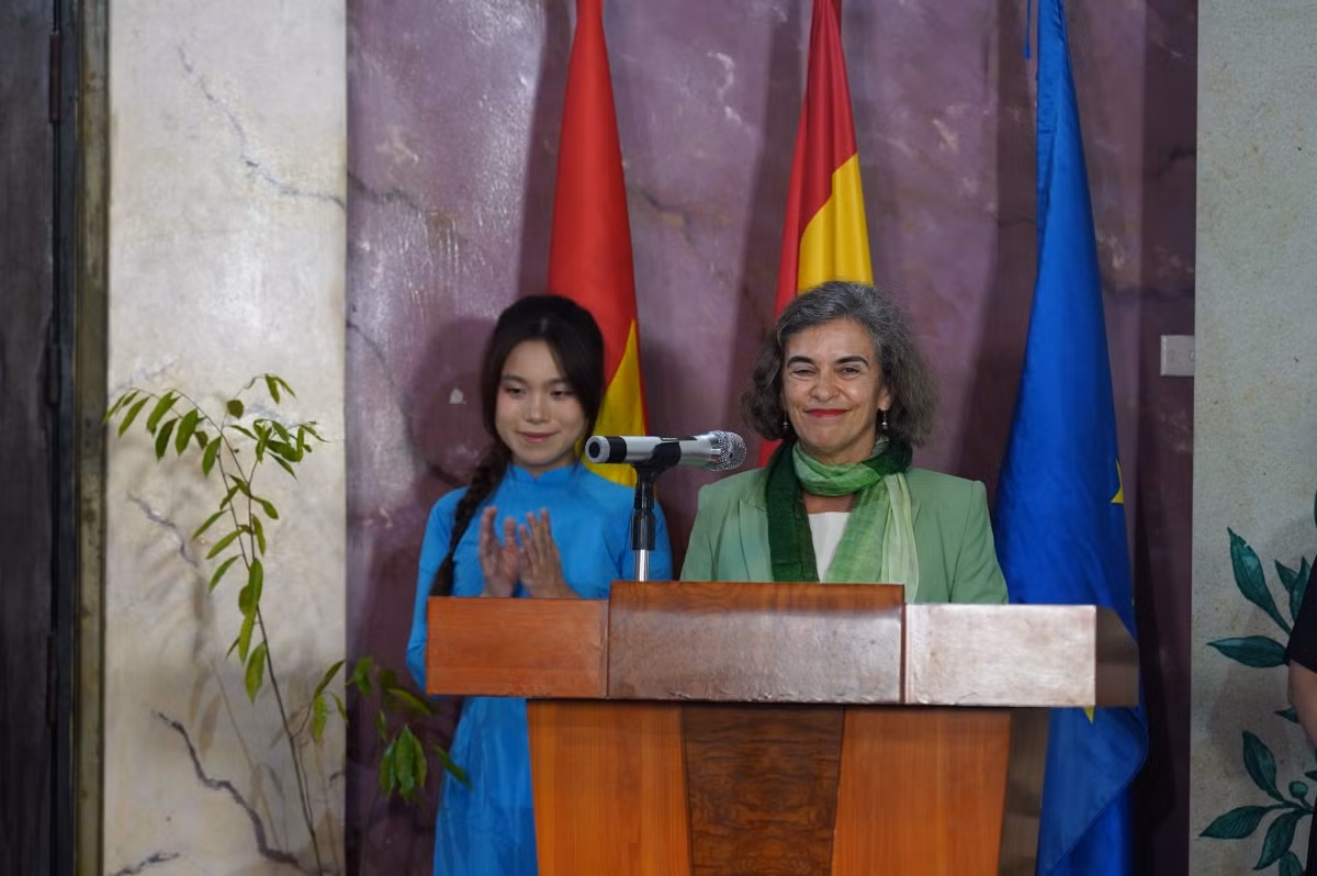 Tôn vinh đóng góp của nhà khoa học với rừng, biến đổi khí hậu - Hình 2 Ton vinh dong gop cua nha khoa hoc voi rung, bien doi khi hau-Hinh-2