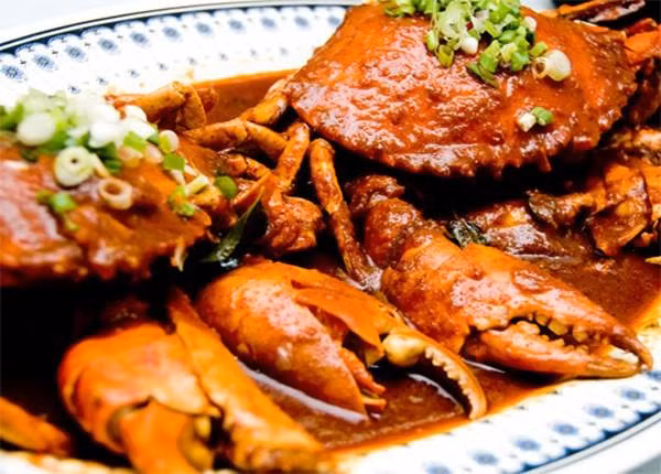 Trong thịt cua sống có chứa nang trùng "lungfluke" (một loại trùng hút máu phổi, còn gọi là đỉa phổi), nếu không qua khử trùng tiêu độc ở nhiệt độ cao mà ăn sống ăn tái kiểu "gỏi cua" sẽ rất dễ mắc bệnh "đỉa phổi".