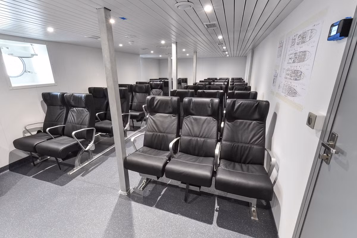 Tàu OPV 270 có chiều dài tổng thể 84m, cũng là con tàu đóng bằng nhôm dài nhất thế giới hiện tại, tầm hoạt động 8000 hải lý, hải trình kéo dài 5 tuần, tốc độ 22 hải lý, với thủy thủ đoàn đoàn 40 thủy thủ, 26 người hành khách/VIP, phòng chứa người sống sót có thể chứa 35 người.