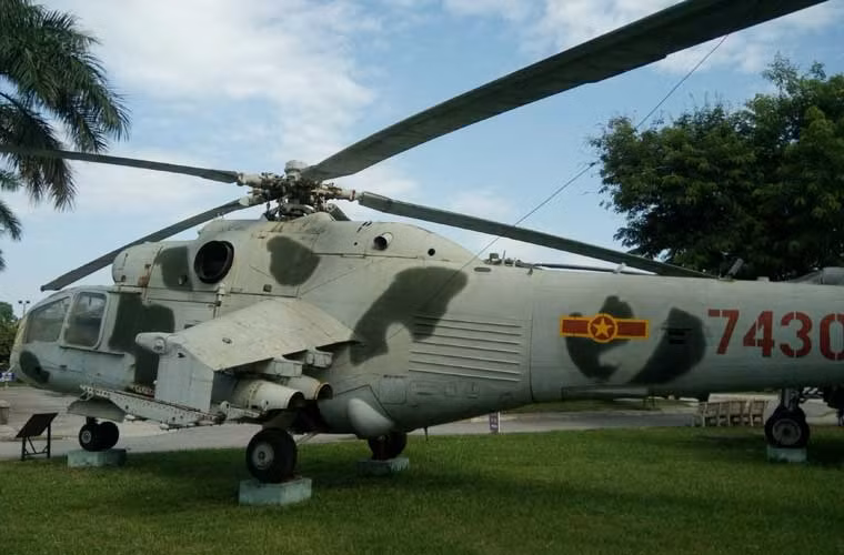 Trực thăng tấn công Mi-24 trang bị cặp động cơ Isotov TV3-117 cho tốc độ bay tối đa đến 335km/h, tầm bay 450km.