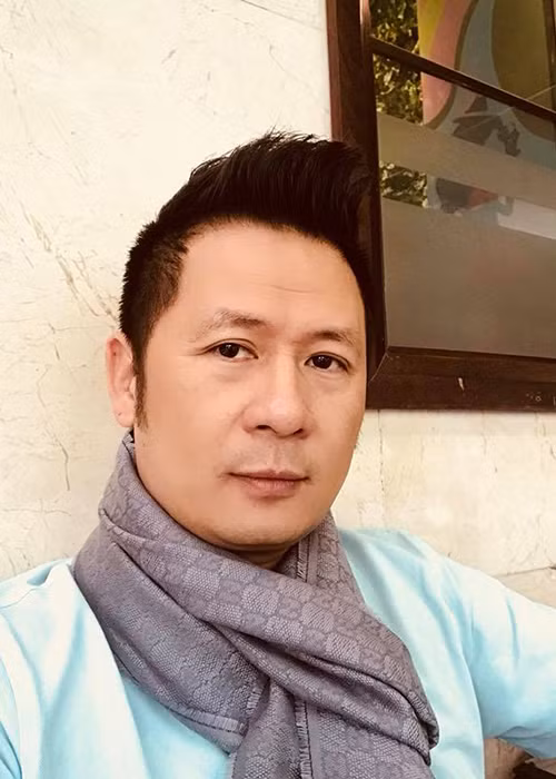 Bằng Kiều được tặng khăn hàng hiệu là một trong những tin tức sao Việt trong ngày 17/10.