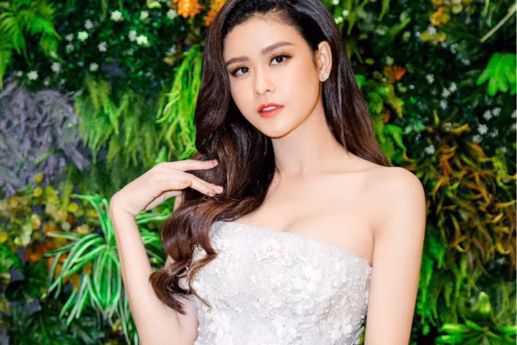 Trương Quỳnh Anh đăng tải status: “Nếu biết trăm năm là hữu hạn/ Cớ gì ta không sống thật sâu”.