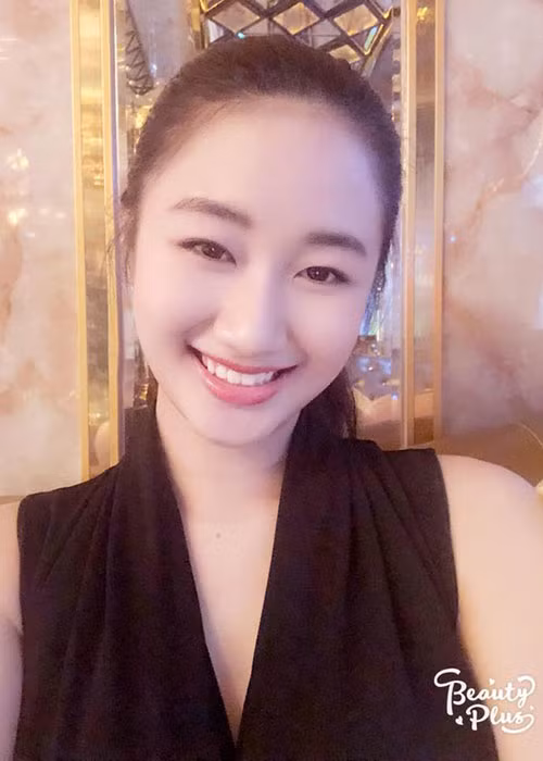 Hoa hậu Thu Ngân đăng tải status đầy ẩn ý: “Gái một con rồi các bác thấy em khác không ạ”. Sau đám cưới vào tháng 2/2017 cho đến nay, cô vẫn ở ẩn.