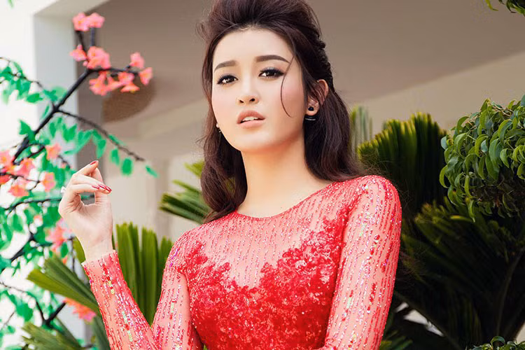 Năm 2016, Huyền My được mời đóng vai nữ chính phim “Lời nguyền gia tộc” nhưng cuối cùng cô từ chối vì nội dung phim không phù hợp với cương vị á hậu của mình. Ảnh: Tiên Nguyễn