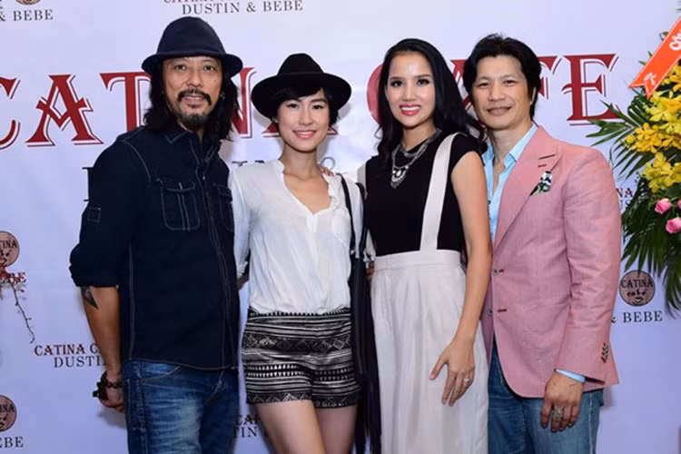 Dù chia tay nhưng Kathy Uyên và Timothy Linh Bùi vẫn giữ mối quan hệ bạn bè. Cả hai tiếp tục song hành trong các dự án phim sản xuất chung. Kathy Uyên từng tâm sự cô không hối tiếc với cuộc tình 10 năm này. Ảnh: Màn ảnh sân khấu