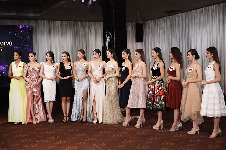 Top 13 thí sinh xuất sắc nhất của Hoa hậu Hoàn vũ Việt Nam bước vào thử thách thứ 2 còn gồm có: Trình Thị Mỹ Duyên, Phạm Lê Bình Sơn và Bùi Lý Thiên Hương.