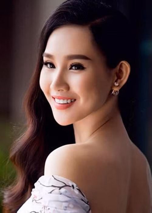 Một trong số những người lên tiếng “vạch mặt” Thanh Trúc muốn PR bản thân là ca sĩ Nhật Thu. Cụ thể, Nhật Thu cho biết Thanh Trúc đã có con ngoài ý muốn với chồng của bạn thân cô. Sau khi người chồng này quay về với vợ, Thanh Trúc lại chỉ trích anh làm khổ cô. Ảnh: FBNV