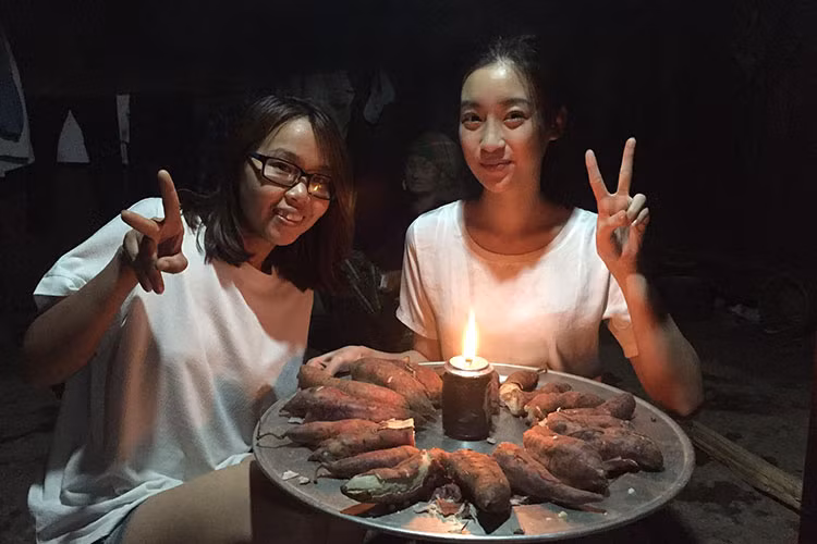 "Sinh nhật đáng nhớ trên độ cao hơn 2000 mét", Đỗ Mỹ Linh chia sẻ.