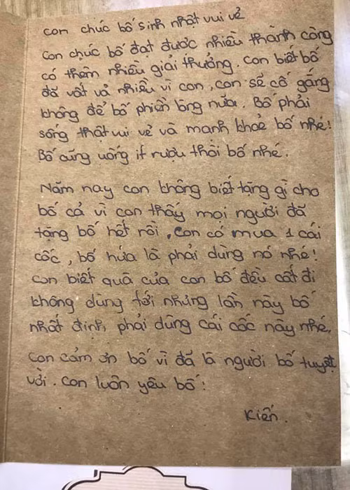 Công Lý khoe cô con gái - bé Kiến viết thư tay mừng sinh nhật của bố.