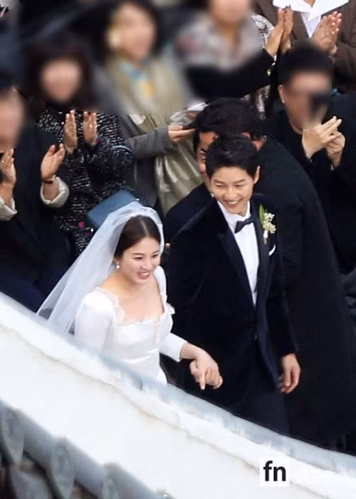  Đám cưới Song Joong Ki - Song Hye Kyo đã chính thức diễn ra tại khách sạn Shilla vào chiều ngày 31/10. Ảnh: Fnstar