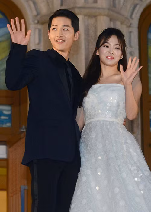 Song Hye Kyo và Song Joong Ki sẽ làm đám cưới riêng tư tuyệt đối khiến fans có chút thất vọng bởi hình ảnh Song Hye Kyo mặc váy cô dâu sẽ không được công khai. Ảnh: Koreaboo