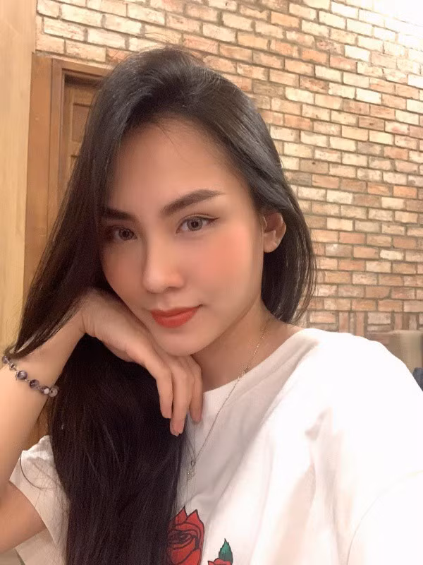Ngoài việc trau dồi các kỹ năng về học tập, Mai Phương còn tham gia trung tâm đào tạo người mẫu của Á hậu, siêu mẫu Võ Hoàng Yến. Cô còn đặc biệt yêu thích các bộ môn nghệ thuật, Mai Phương có thể hát, biết chơi guitar, piano và nhảy rất giỏi.