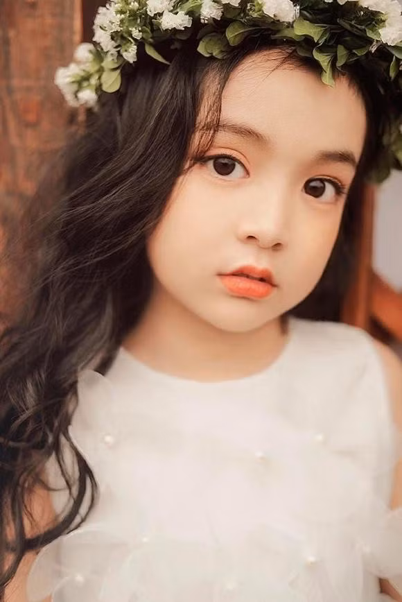 Dàn mẫu nhí Việt từng đình đám MXH một thời giờ ra sao? Dan mau nhi Viet tung dinh dam MXH mot thoi gio ra sao?