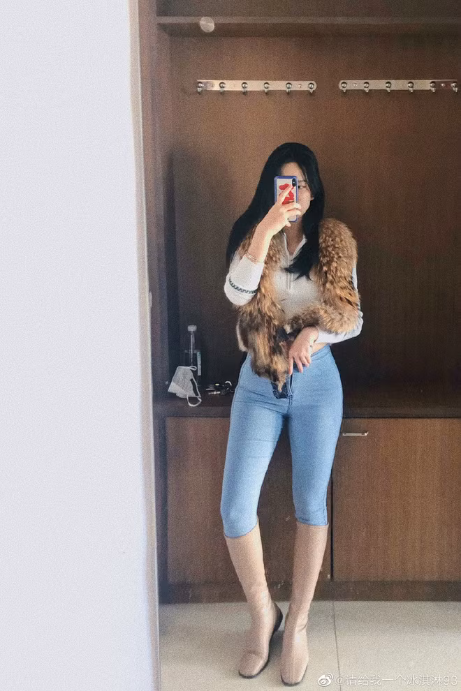 Cô gái sinh năm 1993 và khá nổi tiếng trên các trang Hupu, Weibo, TikTok.