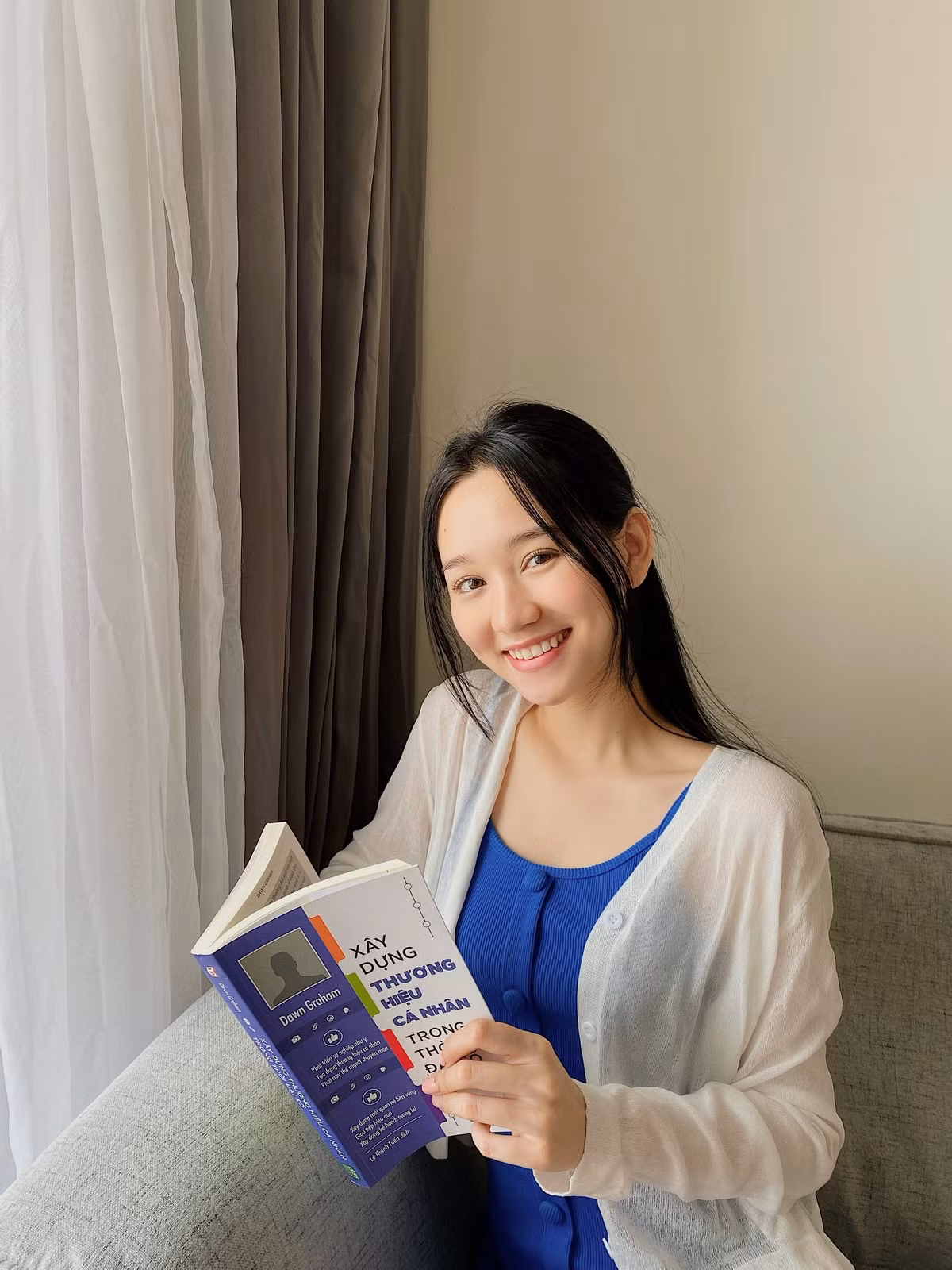 Theo nhận xét của mọi người, Trúc Anh có vẻ "mình hạc xương mai" hơn trước. Phải chăng do hot girl này chạy show, đi quay quá nhiều.